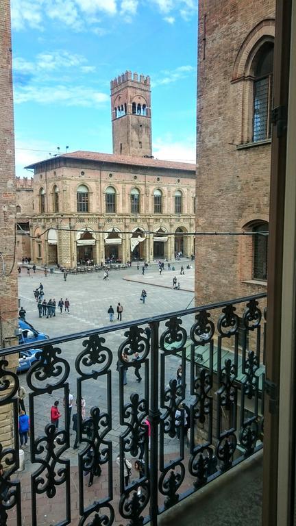 Casa Isolani, Piazza Maggiore Bolonha Exterior foto